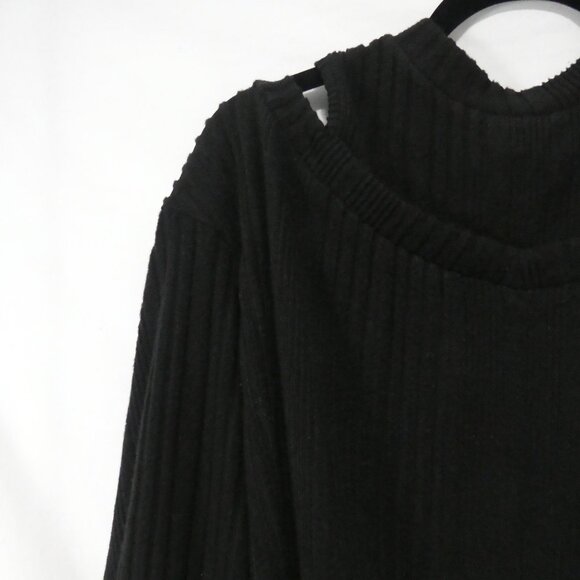 SHEIN - Curve | 2XL | Chic Soft Ribbed Black Cut-Out Shoulder Sweater - Picture 3 of 14